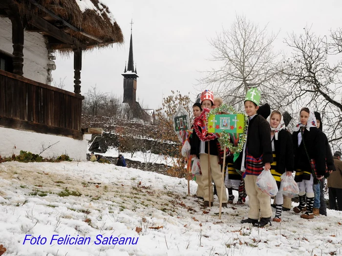 Viflaimul, scenetă pusă în scenă de copii FOTO Felician Săteanu