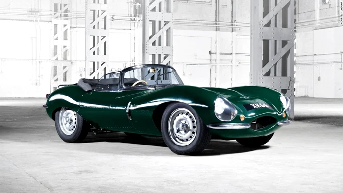 Jaguar a început construcţia a 25 de maşini XKSS D-Type în 1957, dar producţia a fost stopată din cauza unui incendiu, după ce doar 16 exemplare fuseseră finalizate FOTO: CNN.com