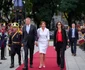 Carmen Iohannis în costum alb în vizita din Argentina