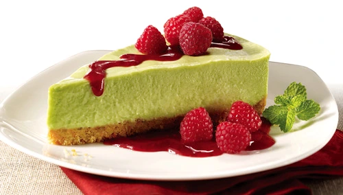 Tort sărac în calorii cu budincă şi fructe de pădure jpeg