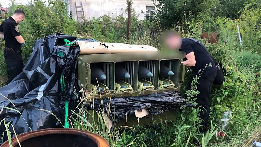 Rachetele antieriene din spatele curții. Un cuplu de ucraineni este acuzat că a ascuns un sistem de rachete rusesc de un milion de dolari