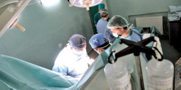 Cine profită din culpele medicale