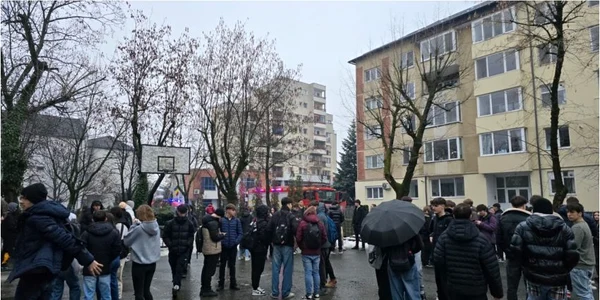 elevi evacuat baia mare foto vasile dale 850x478 jpg