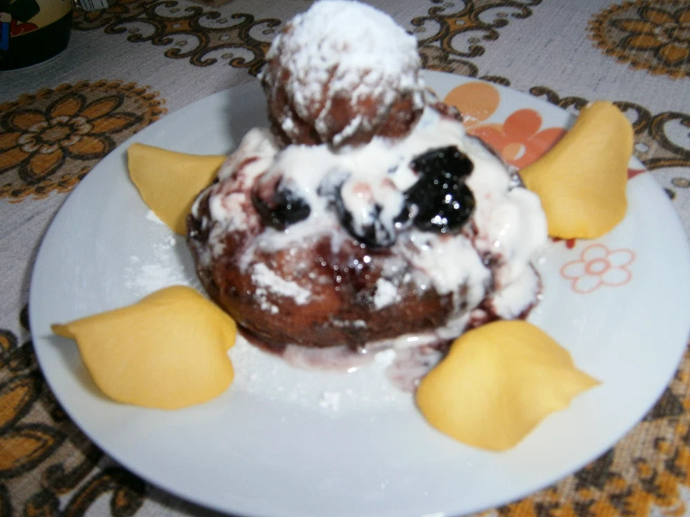 
    Papanaşi cu brânză  