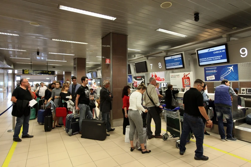 Aeroportul Otopeni a redus timpii de așteptare pentru verificarea documentelor non-UE
