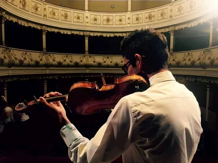 Octavian ar putea studia la Colegiu lde Muzică Purcell din
Londra. FOTOArhivă Personală