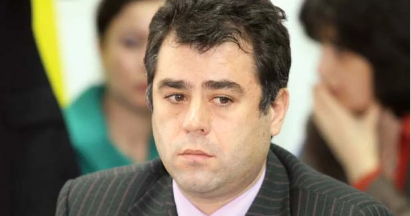 Judecătorul Horaţius Dumbravă îi cere premierului să renunţe la imunitate