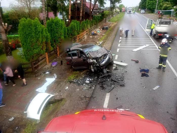 Șapte victime au rezultat în urma impactului. FOTO ISU Suceava
