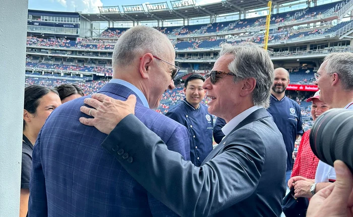 Geoană s-a întreținut cu figuri importante la Summitul NATO de la Washington. FOTO Adevărul