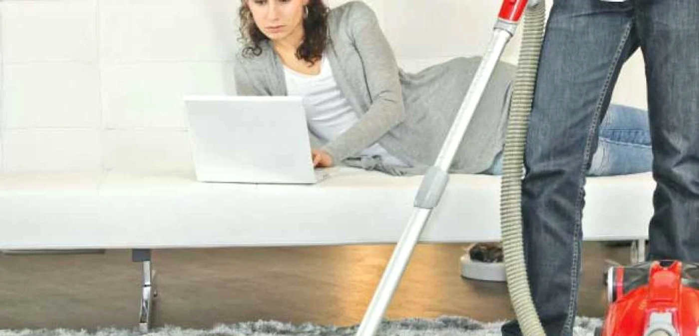 Bărbaţii sunt interesaţi mai mult de asigurarea propriului confort decât al celui familial
