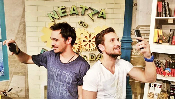 Răzvan Simion şi Dani Oţil  au lansat vedete  pe bandă, în cadrul  matinalului lor de la Antena 1