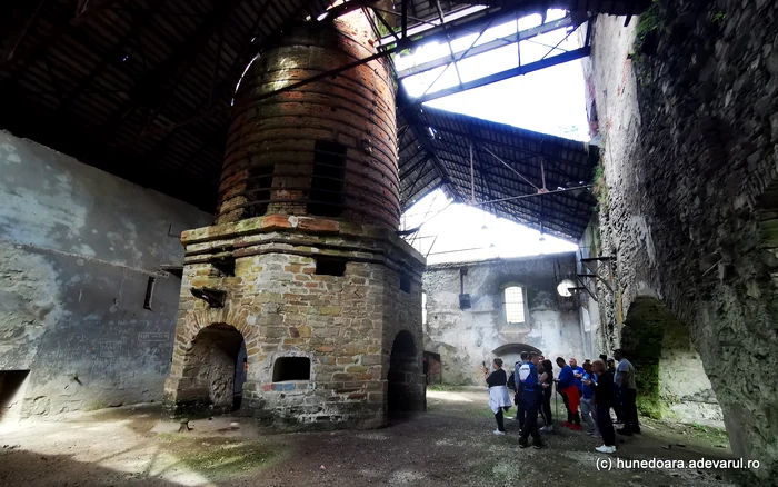 Furnalul din Govâjdia, unul dintre locurile istorice ale fostei căi ferate (foto: Daniel Guță)