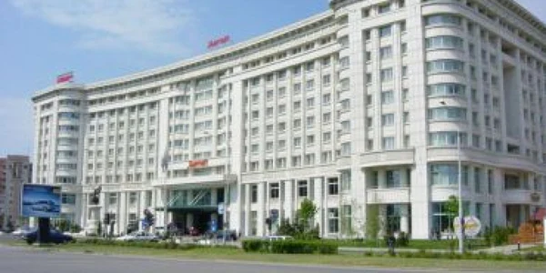 În septembrie 2010 va fi inaugurat un nou hotel Hilton, la Oradea
