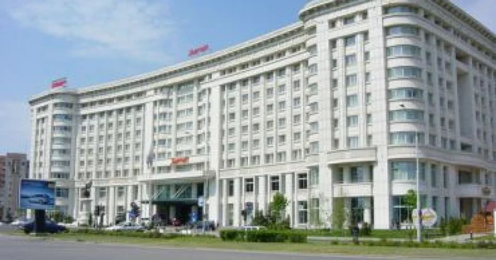 În septembrie 2010 va fi inaugurat un nou hotel Hilton, la Oradea