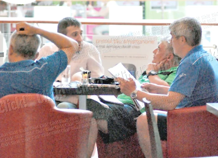 Ioan Andone şi staff-ul său s-au relaxat la o cafea