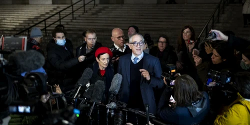 Doi din cei patru fraţi care o susţin pe Maxwell cer condiţii de detenţie mai bune FOTO EPA-EFE