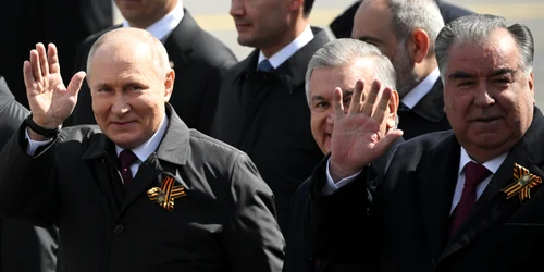 Vladimir Putin la parda de 9 mai Profimedia jpg