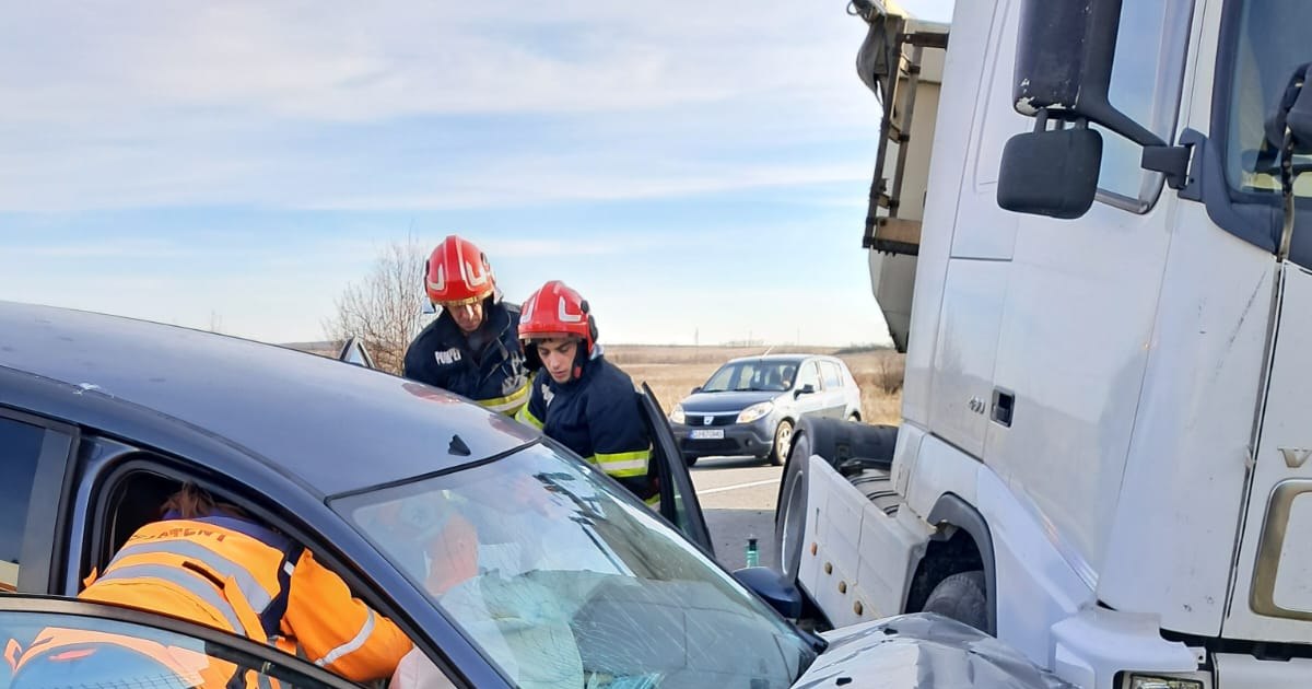 Accident rutier grav în Dolj. Un TIR a intrat pe contrasens. Un bărbat a decedat