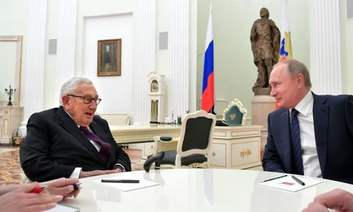 Fostul secretar de stat american Henry Kissinger, primit la Kremlin de Vladimir Putin jpeg