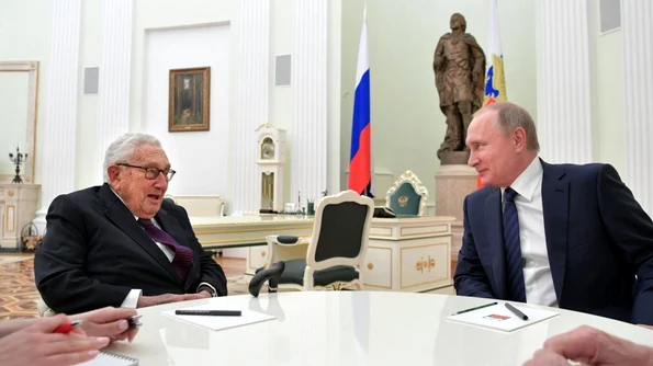 Fostul secretar de stat american Henry Kissinger, primit la Kremlin de Vladimir Putin jpeg