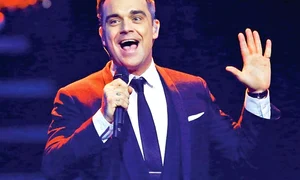 12 13 vedete 6 1 col robbie williams jpeg