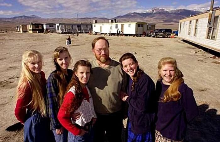 Un bărbat este mai responsabil dacă are mai multe soţii, consideră Vladimir Jirinovski