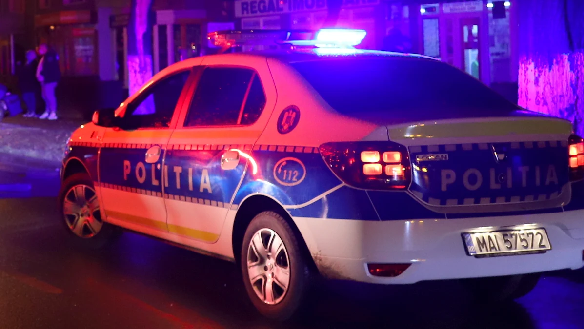 Femeia le-a mulțumit celor trei polițiști care s-au ocupat de caz FOTO Daniel Guță
