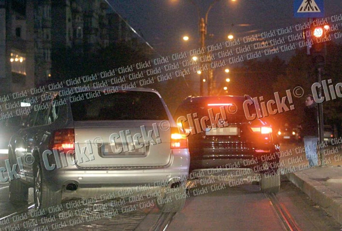 Lesko a intrat în depăşire pe linia de tramvai