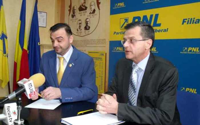 Deputa'ii PNL aşteaptă înfriguraţi ziua de luni, când se decide soarta USL