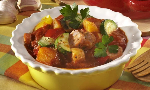tocana de legume si carnati jpeg