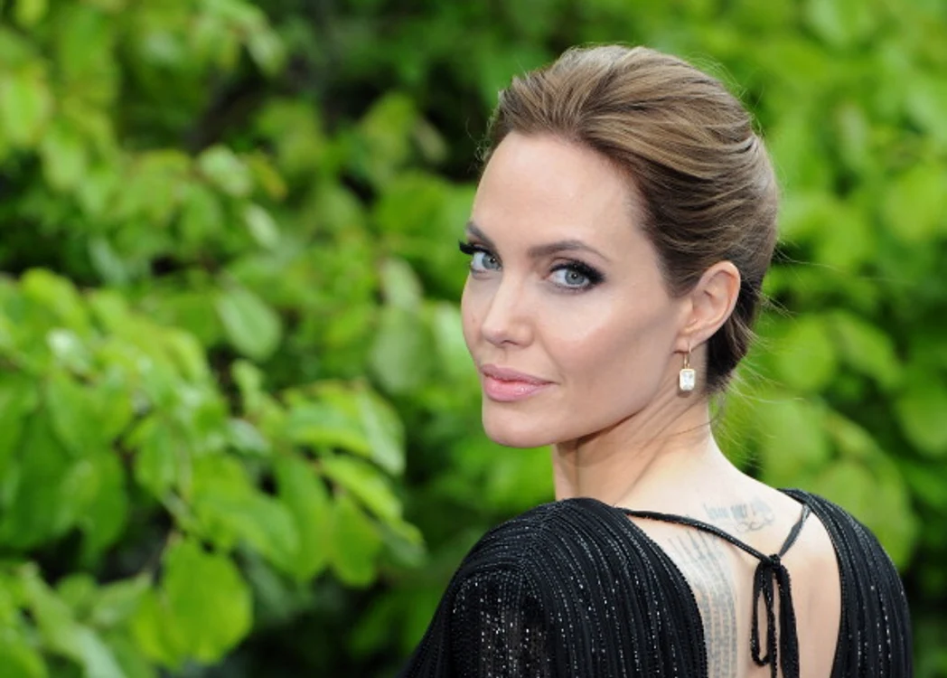 
    Angelina Jolie este mamă pentru șase copii: trei biologici și trei adoptațiFoto: Getty  
