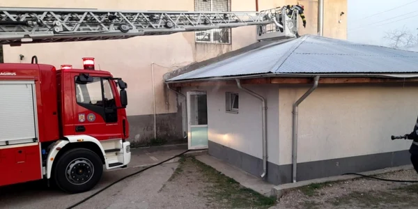 incendiu scoala perieti olt
