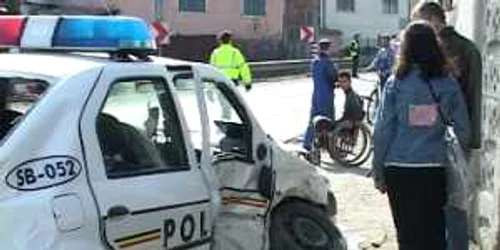 Mașina a fost grav avariată