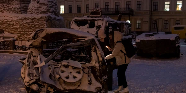  Vehicule militare rusești distruse în luptele cu armata ucraineană, expuse în Kiev FOTO EPA-EFE