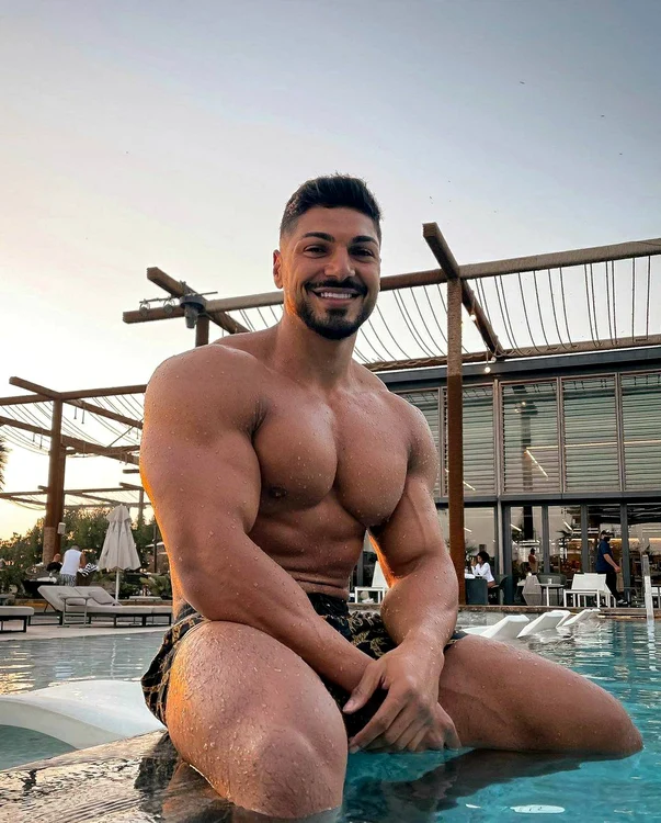 7 andrei deiu romanul ceu cei mai multi urmaritori pe instagram 2 jpg jpeg