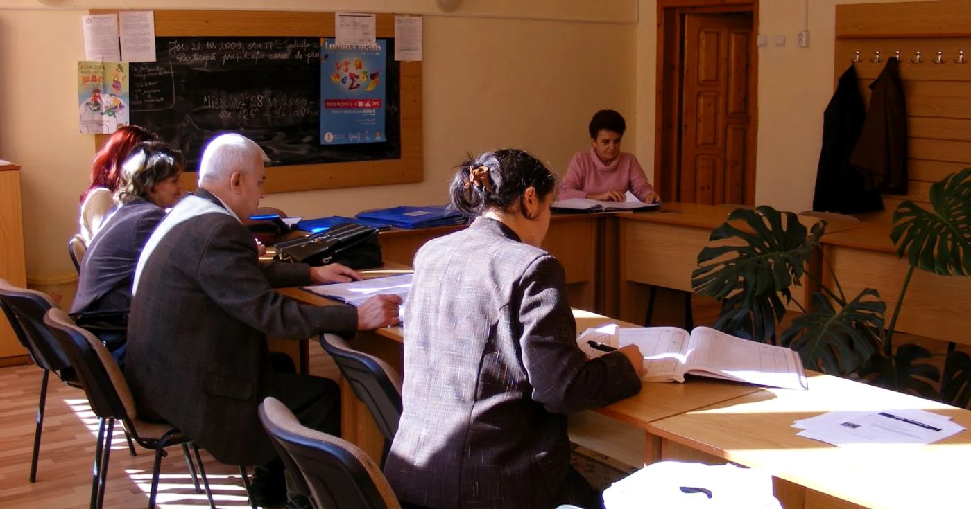 Profesorii au loc de muncă până în iunie 