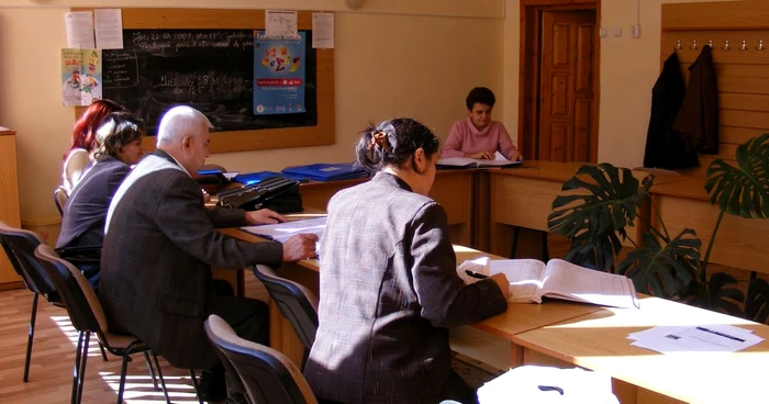 Profesorii au loc de muncă până în iunie 