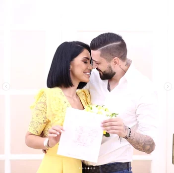 2 adelina pestritu4 png png