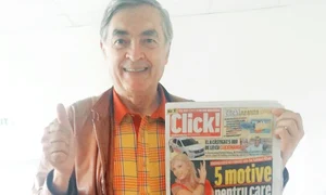 Ilie Gheran e fericit că de acum se va plimba prin oraş cu maşina câştigată la Click!MANIA gif