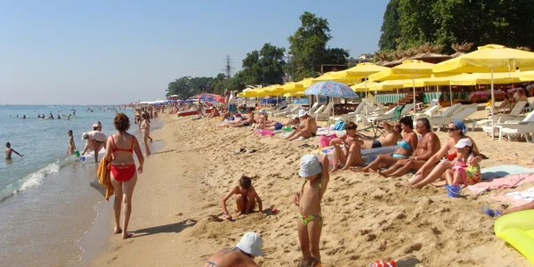 Vâlcenii preferă să meargă în staţiunile turistice din Bulgaria