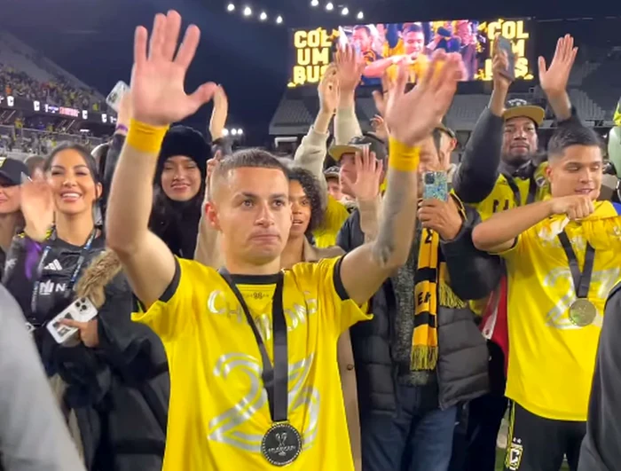 Alex Mățan și medalia de campion al MLS. Foto Columbus Crew