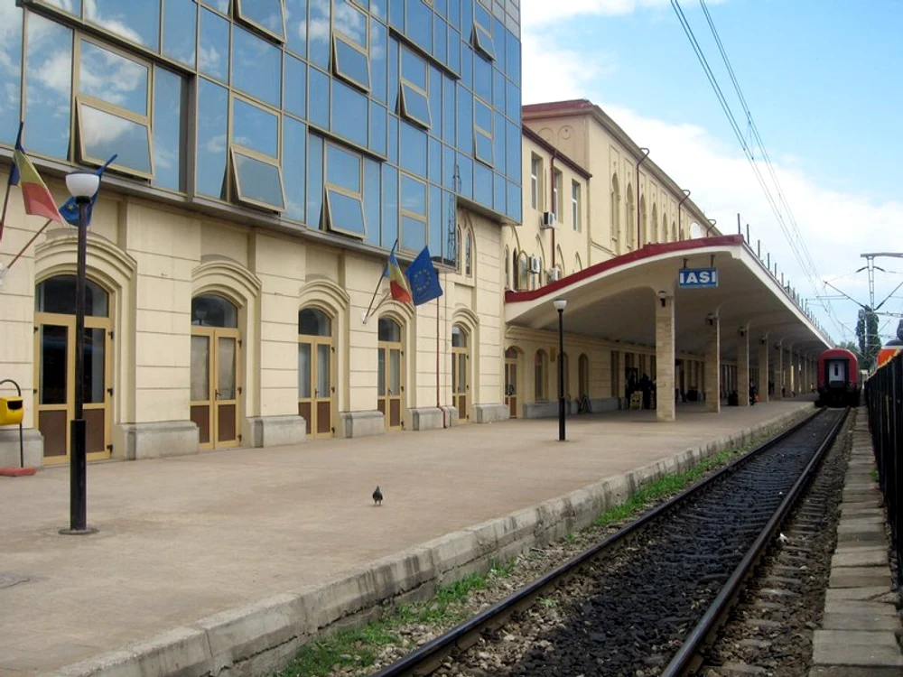 Un angajat CFR a găsit în Gara Iași o borsetă plină cu bani 