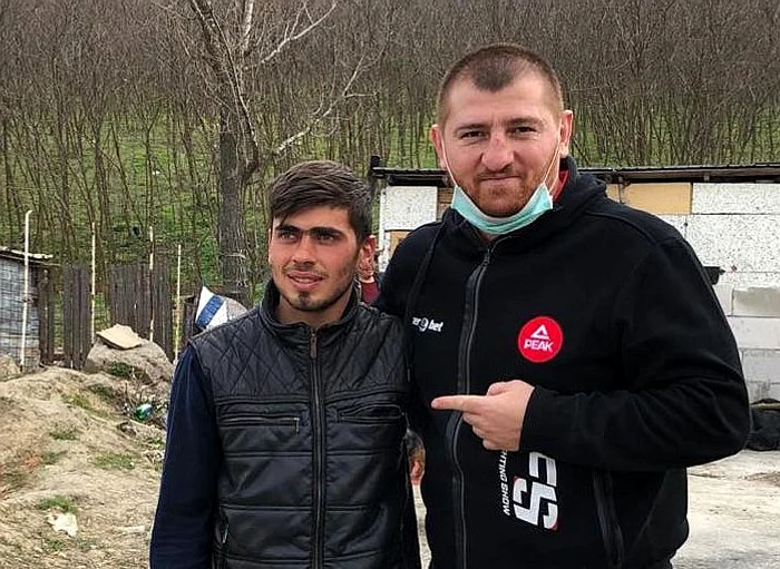 Cătălin Moroșanu l-a vizitat pe Sergiu, tânărul ce a mers călare să-și vadă soția la maternitateFoto: Facebook/CătălinMoroșanu
