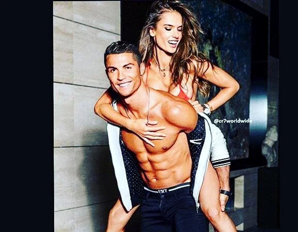 Cristiano Ronaldo şi Alessandra Ambrosio într-un mic flirtfoto: GQ