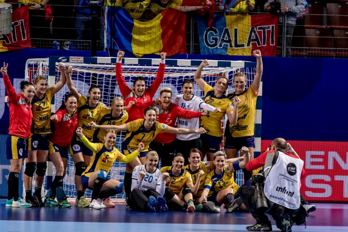 Handbalistele românce și bucuria victoriei la Campionatul European 2018FOTO: Sportpictures.eu