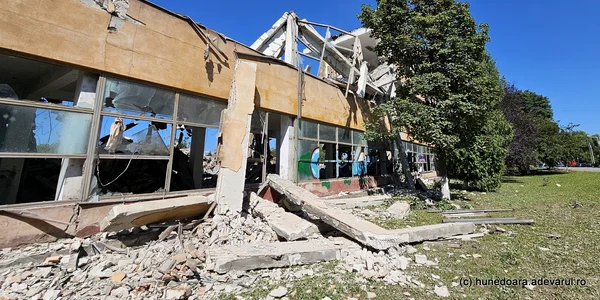 Fabrici demolate in Hunedoara Foto Daniel guță  ADEVĂRUL (15) jpg