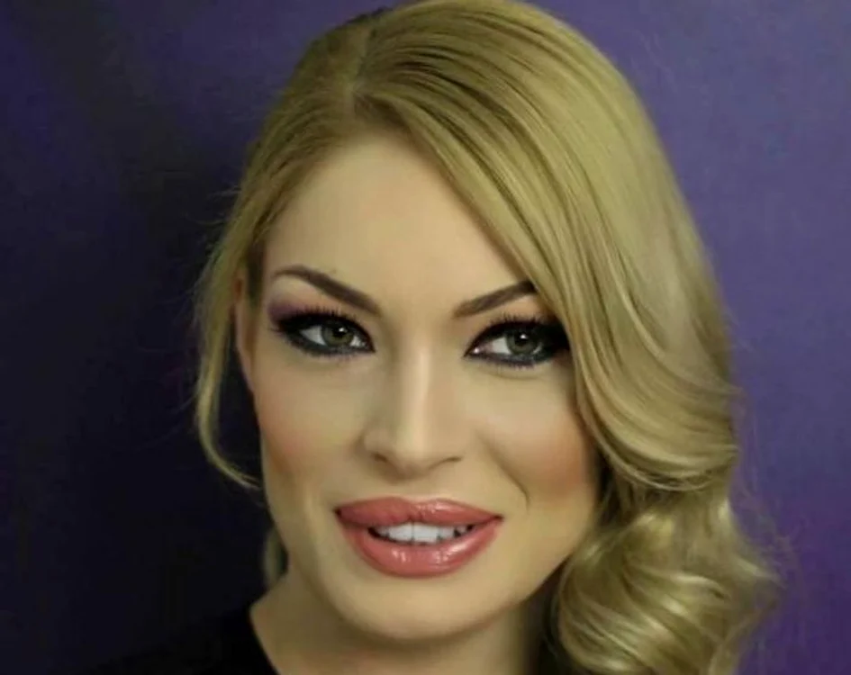 
    Valentina Pelinel se concentrează să-i satisfacă toate nevoile bebeluşului său foto: arhiva personală  