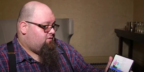Un bărbat și a făcut cu ajutorul inteligenței artificiale un avatar cu care să și înșele soția Foto Captură video YouTube jpg