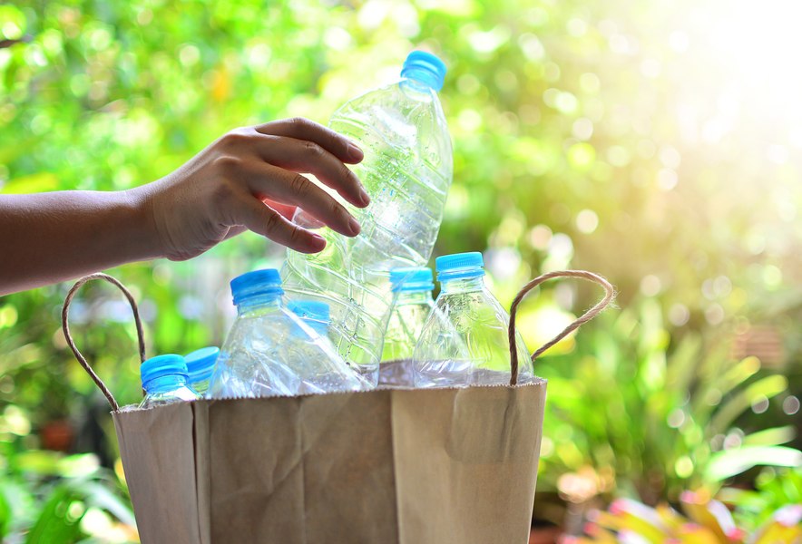 Nu orice ambalaj reciclabil poate aduce garanția de 50 de bani la predare. Ce spune ministrul Fechet