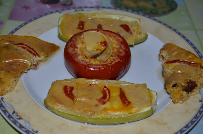 
    Dovlecei umpluţi la cuptor  